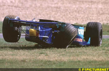 Diniz' car upside down at the European GP 1999