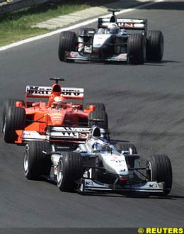 Schumacher still close to Hakkinen