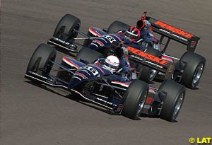 Penske drivers Gil de Ferran and Helio Castroneves in their Dallara-Auroras