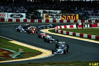 Schumacher leads the start of the 1995 GP