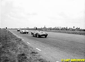 M Young (Lotus Connaught Mk10) leads Colin Davis (Lotus) at the 1956 Daily Express Sports Car race. Silverstone, Great Britain. 5 May 1956.