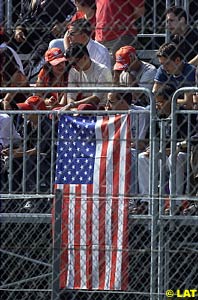 Fans pay respect in the Monza grandstands