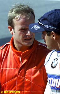 Juan Pablo Montoya talks with Rubens Barrichello at the end of the driver's parade at the 2001 Italian GP