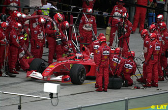 Rubens Barrichello, pitstop at the 2001 Malaysian GP