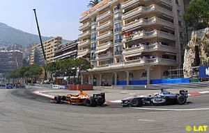 Enrique Bernoldi holding David Coulthard hostage lap after lap