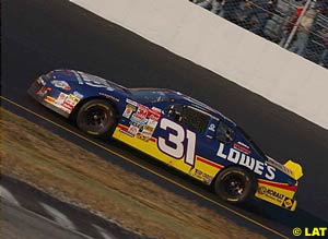 Robby Gordon in the #31 RCR Chevrolet Monte Carlo