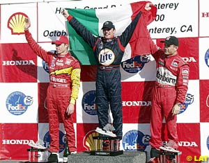 Max Papis, center, shows his Italian heritage, with Memo Gidley, left, and championship leader Gil de Ferran, right