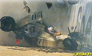 Martin Brundle crashes at the 1996 Australian GP