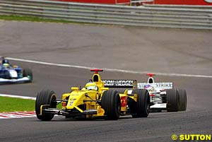 Fisichella ahead of Villeneuve