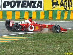 Barrichello spins during practice
