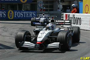 Coulthard leads Montoya