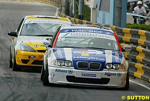 Winner Duncan Huisman in his BMW 320i on his way to victory at Macau