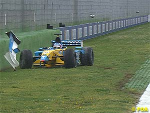 Jarno Trulli crashes out in practice