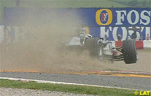 Raikkonen runs off the track during qualifying