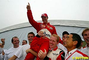 Schumacher celebrates his sixth title