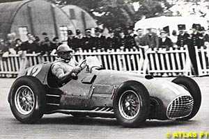 Gonzales on his way to Ferrari's first F1 win. Silverstone 1951