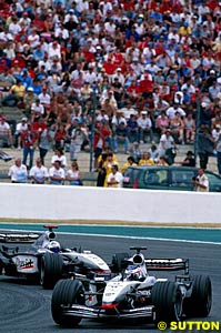 Raikkonen leads Coulthard