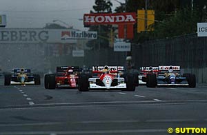 Ayrton Senna leads at the start of the 1991 race