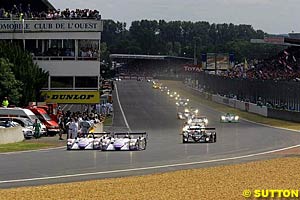 The start of the race, with the two Audi Sport UK Audi R8s leading the way