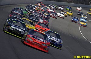 Jeff Gordon, leading here at the start, led early before an engine failure put him out of the race