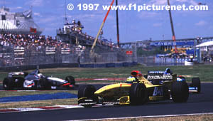 Fisichella gives chase