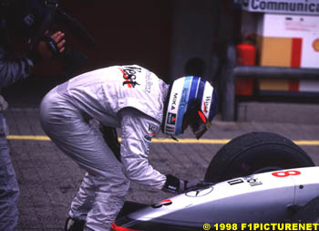 Hakkinen shining his Merc-McLaren