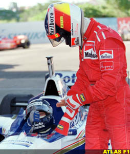 Schumacher congratulates Hill in 1996