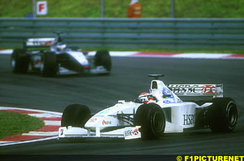 Hakkinen catches up on Herbert