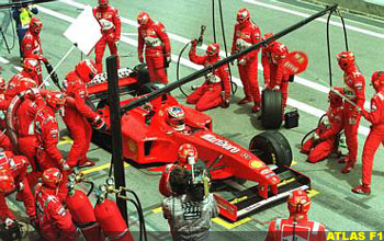 Spain 1998 - Ferrari pits