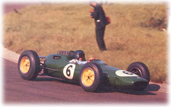1963: Jim Clark driving the Lotus 25, the first monocoque chasis