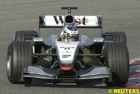 KR and Massa Test New Cars