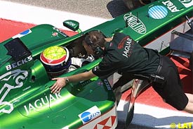 Wurz on Top, Jaguar Stay at the Bottom